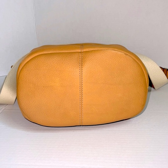 Tommy Hilfiger genuine leather handbag - Picture 8 of 13